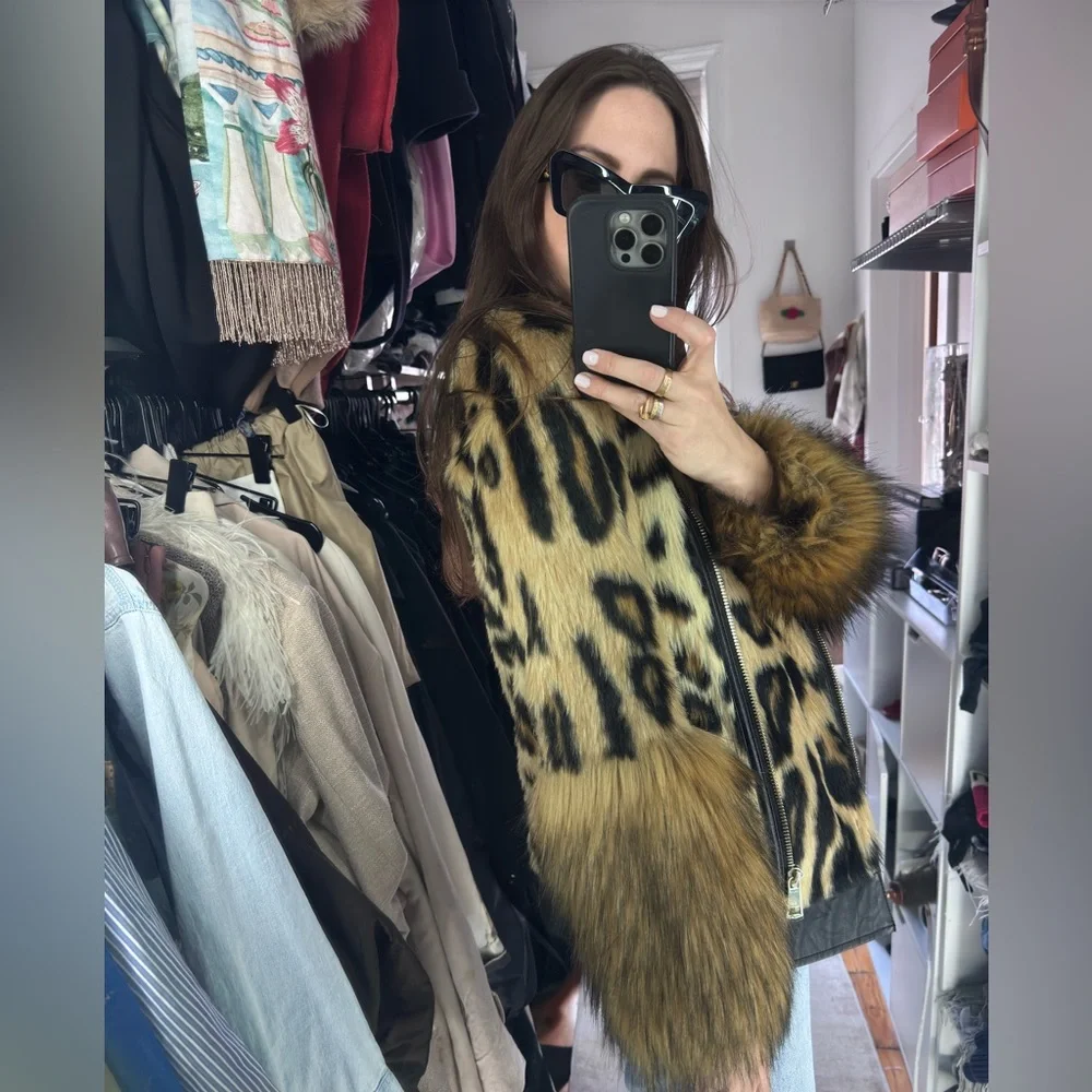 Beautiful Jacket🐆 - Picture 3 of 7